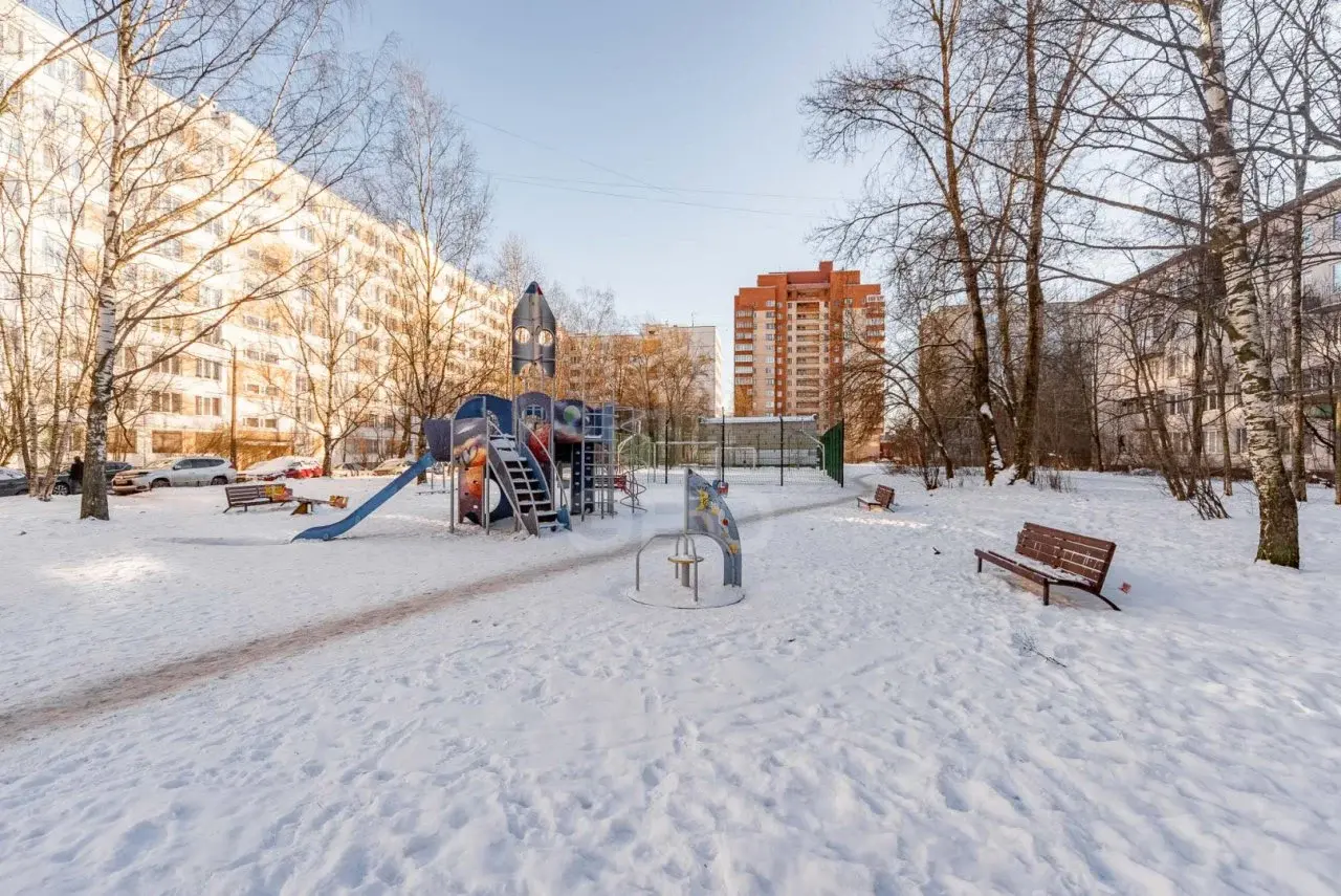 трехкомнатная квартира в Санкт-Петербурге по адресу: Бухарестская ул., 67, к 1