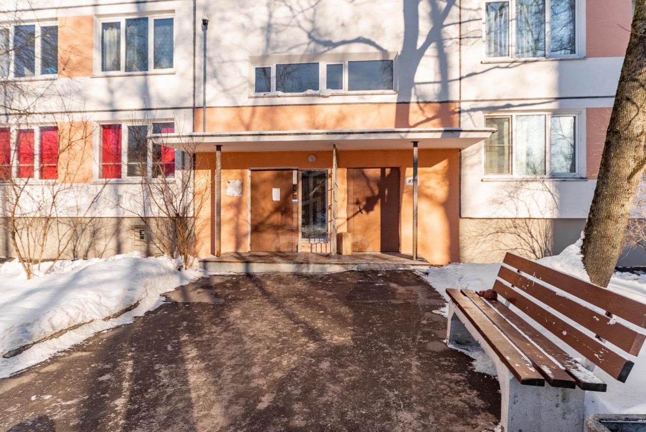 трехкомнатная квартира в Санкт-Петербурге по адресу: Бухарестская ул., 67, к 1