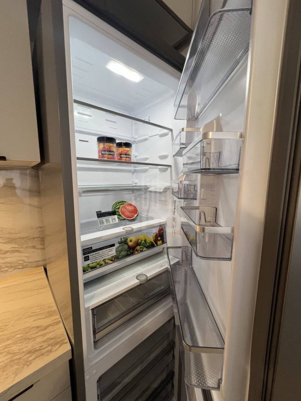 трехкомнатная квартира в Санкт-Петербурге по адресу: Миклухо Маклая наб., 3, к 1