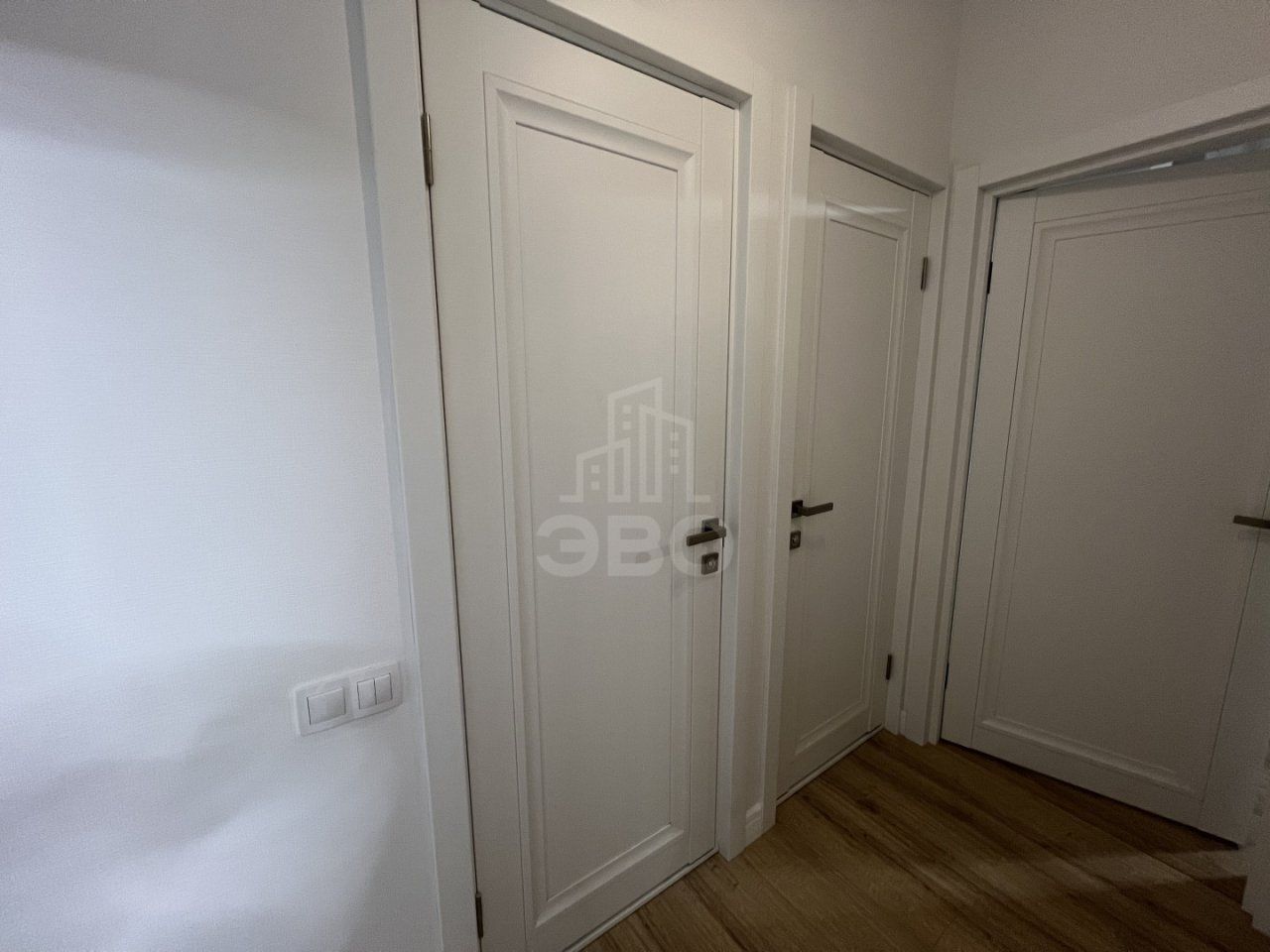 трехкомнатная квартира в Санкт-Петербурге по адресу: Миклухо Маклая наб., 3, к 1