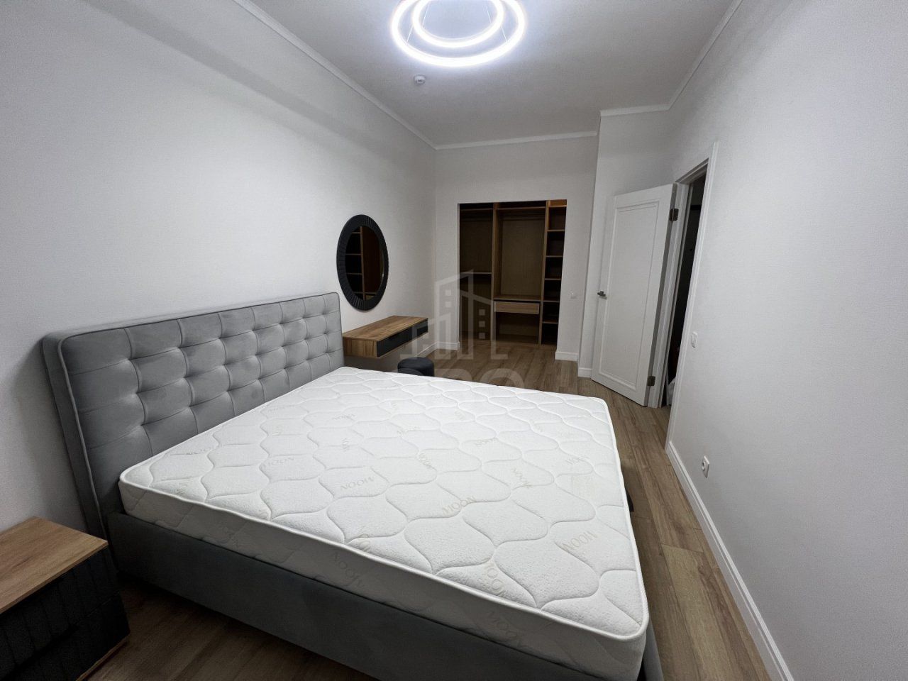 трехкомнатная квартира в Санкт-Петербурге по адресу: Миклухо Маклая наб., 3, к 1