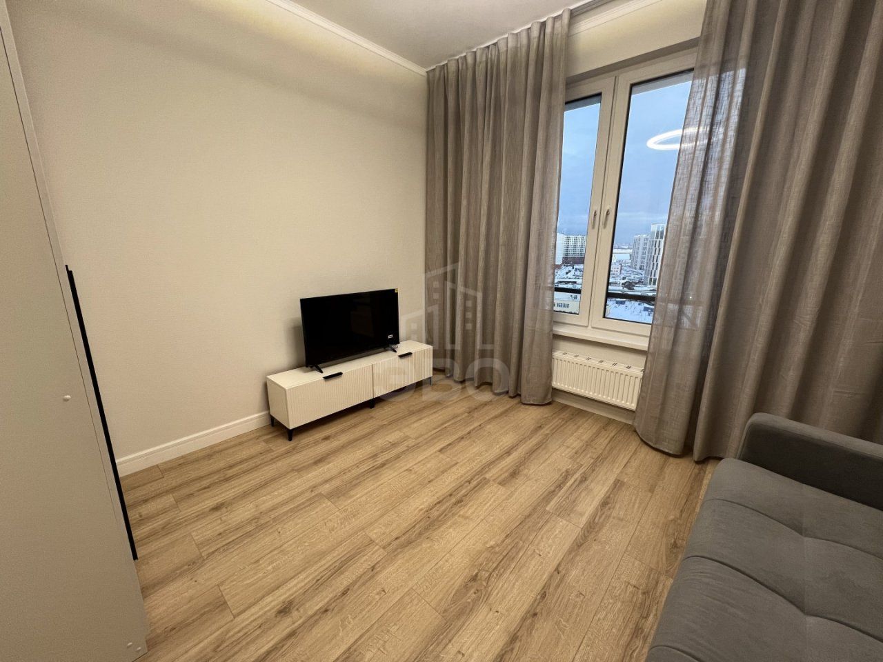 трехкомнатная квартира в Санкт-Петербурге по адресу: Миклухо Маклая наб., 3, к 1