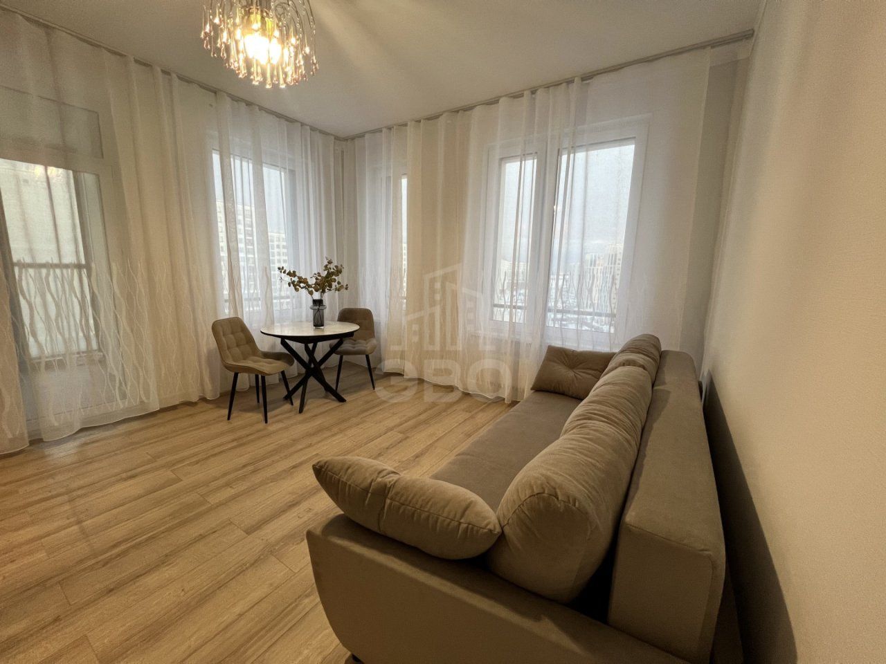 трехкомнатная квартира в Санкт-Петербурге по адресу: Миклухо Маклая наб., 3, к 1