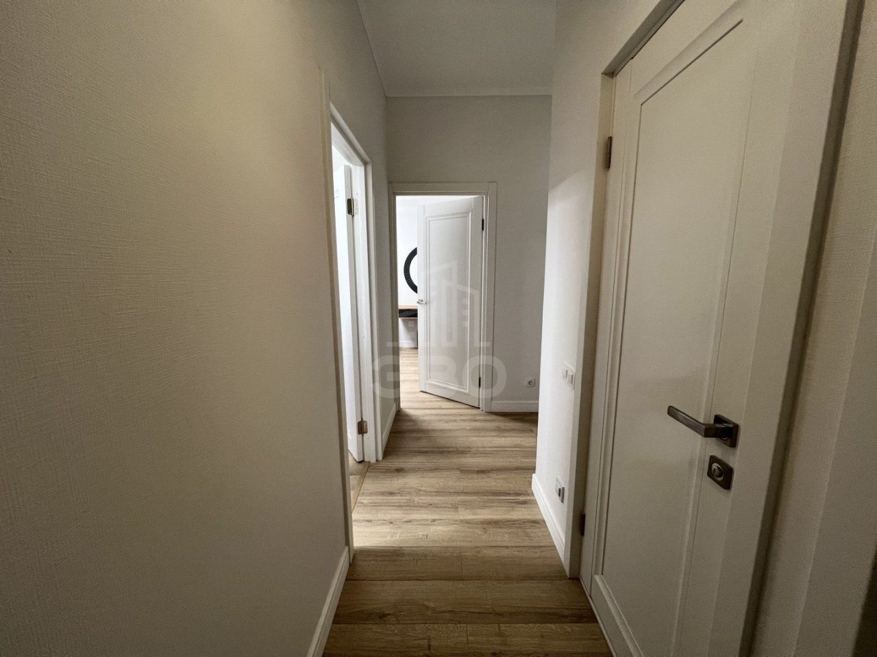 трехкомнатная квартира в Санкт-Петербурге по адресу: Миклухо Маклая наб., 3, к 1