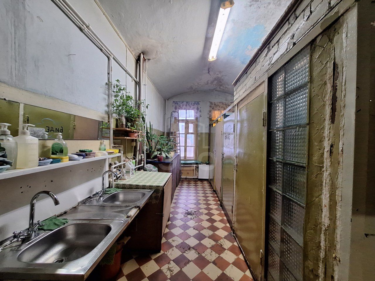 комната в Санкт-Петербурге по адресу: Нарвский проспект, 9, к 3