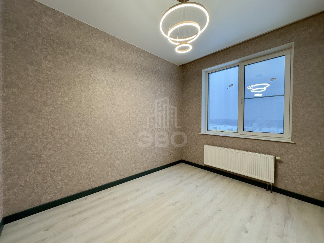 трехкомнатная квартира в Ленинградской области по адресу: Солнечная ул., 12