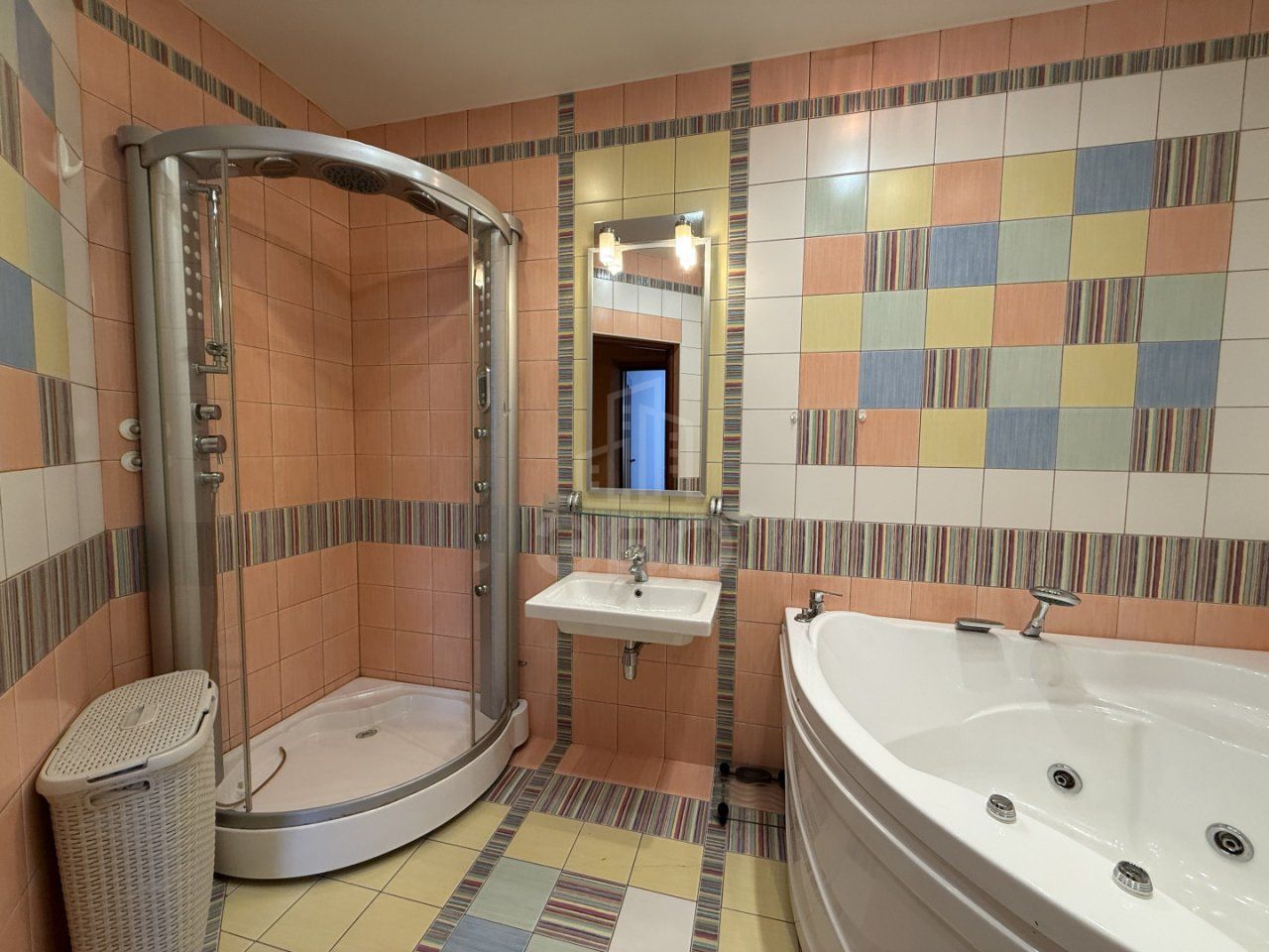 двухкомнатная квартира в Санкт-Петербурге по адресу: Маршала Жукова проспект, 36, к 1