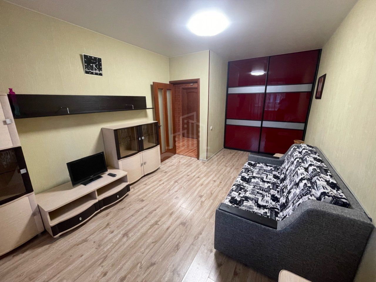 однокомнатная квартира в Санкт-Петербурге по адресу: Школьная ул., 14