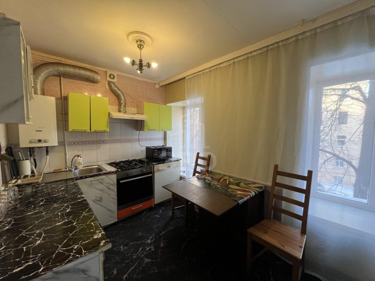 трехкомнатная квартира в Санкт-Петербурге по адресу: Восстания пл., 11