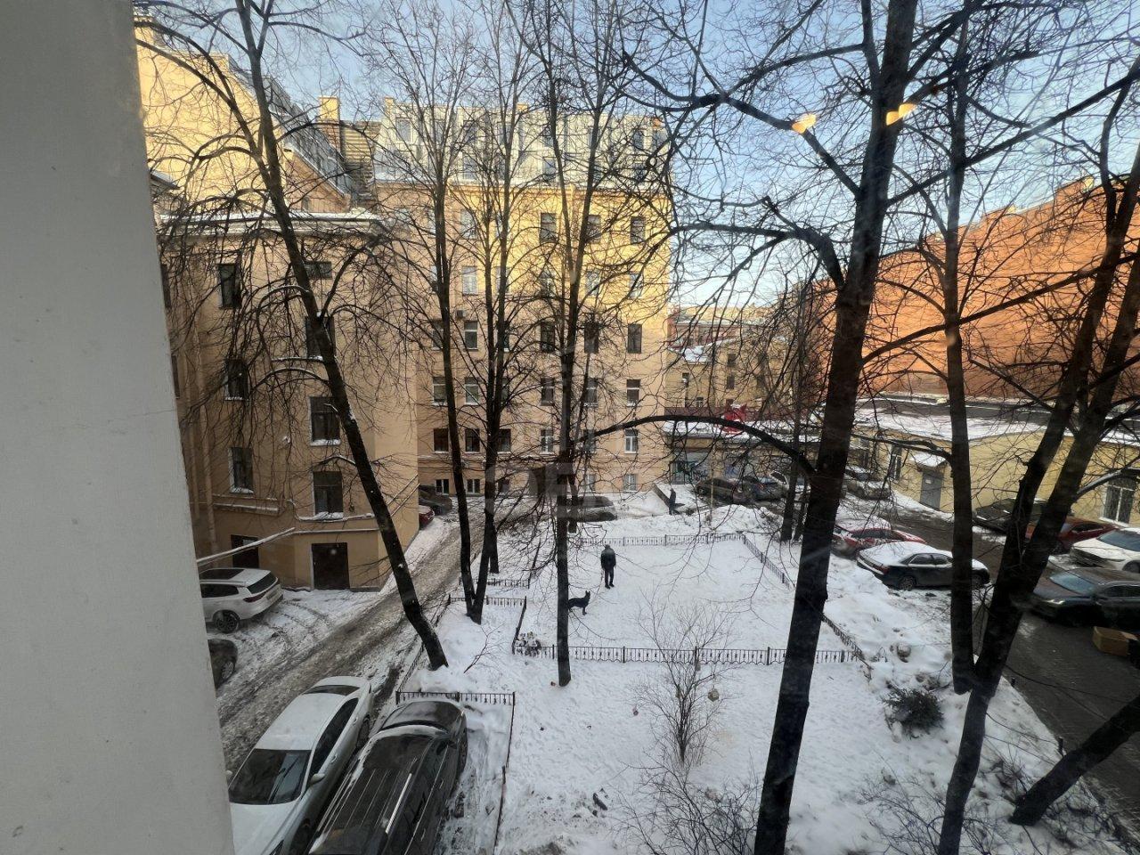 трехкомнатная квартира в Санкт-Петербурге по адресу: Восстания пл., 11