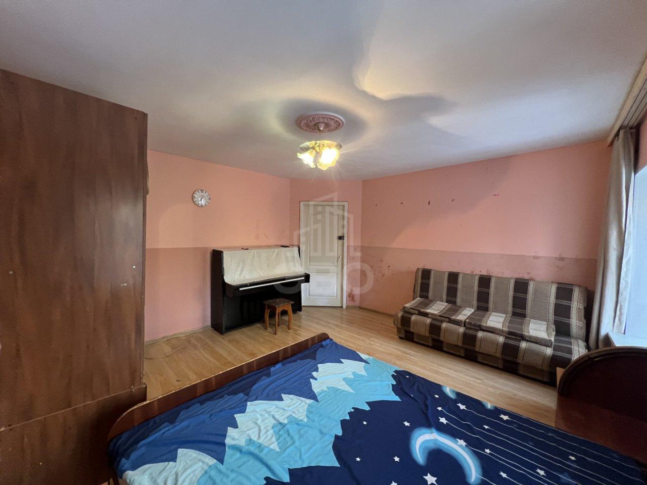 трехкомнатная квартира в Санкт-Петербурге по адресу: Восстания пл., 11