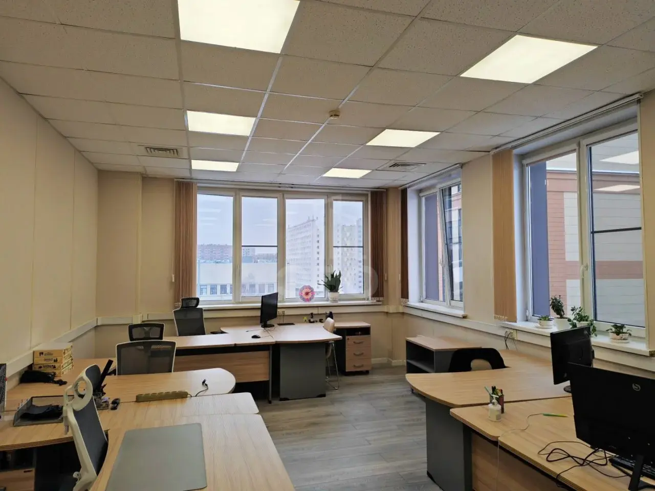коммерция в Санкт-Петербурге по адресу: Кантемировская ул., 5, к 6