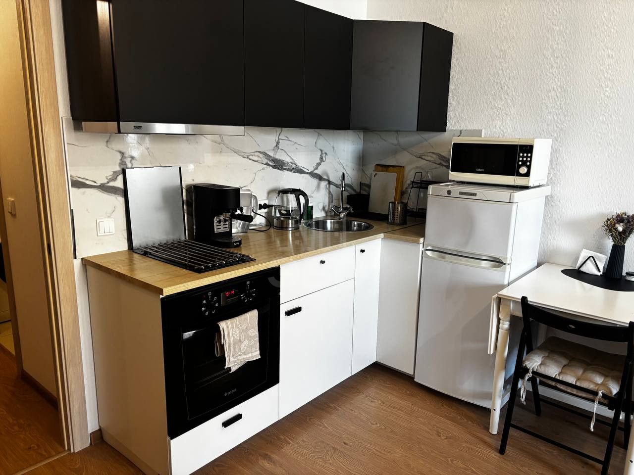 студия в Ленинградской области по адресу: Английская ул., 3, к 2