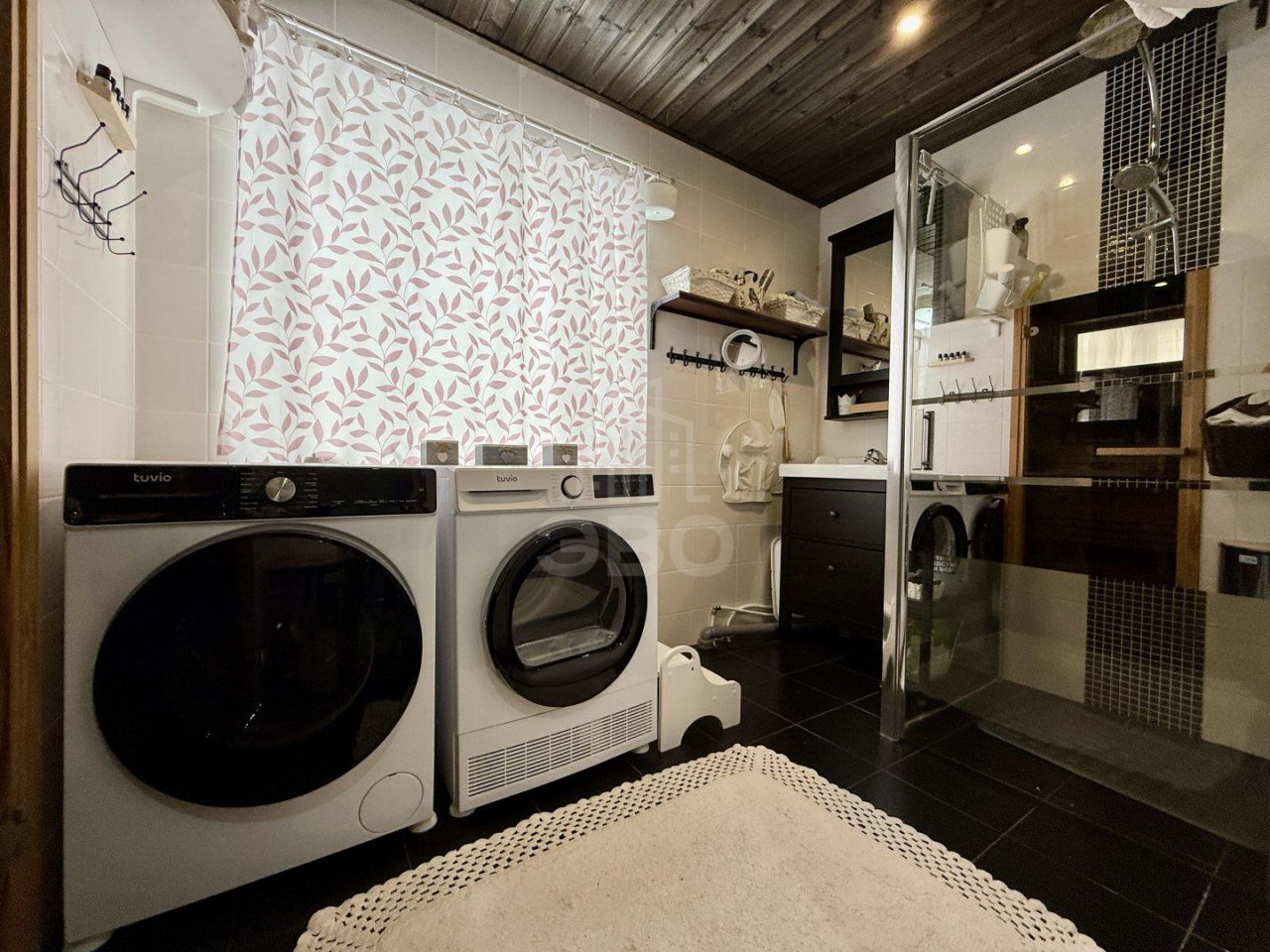 загородная недвижимость в Ленинградской области по адресу: Рябиновая ул., 17