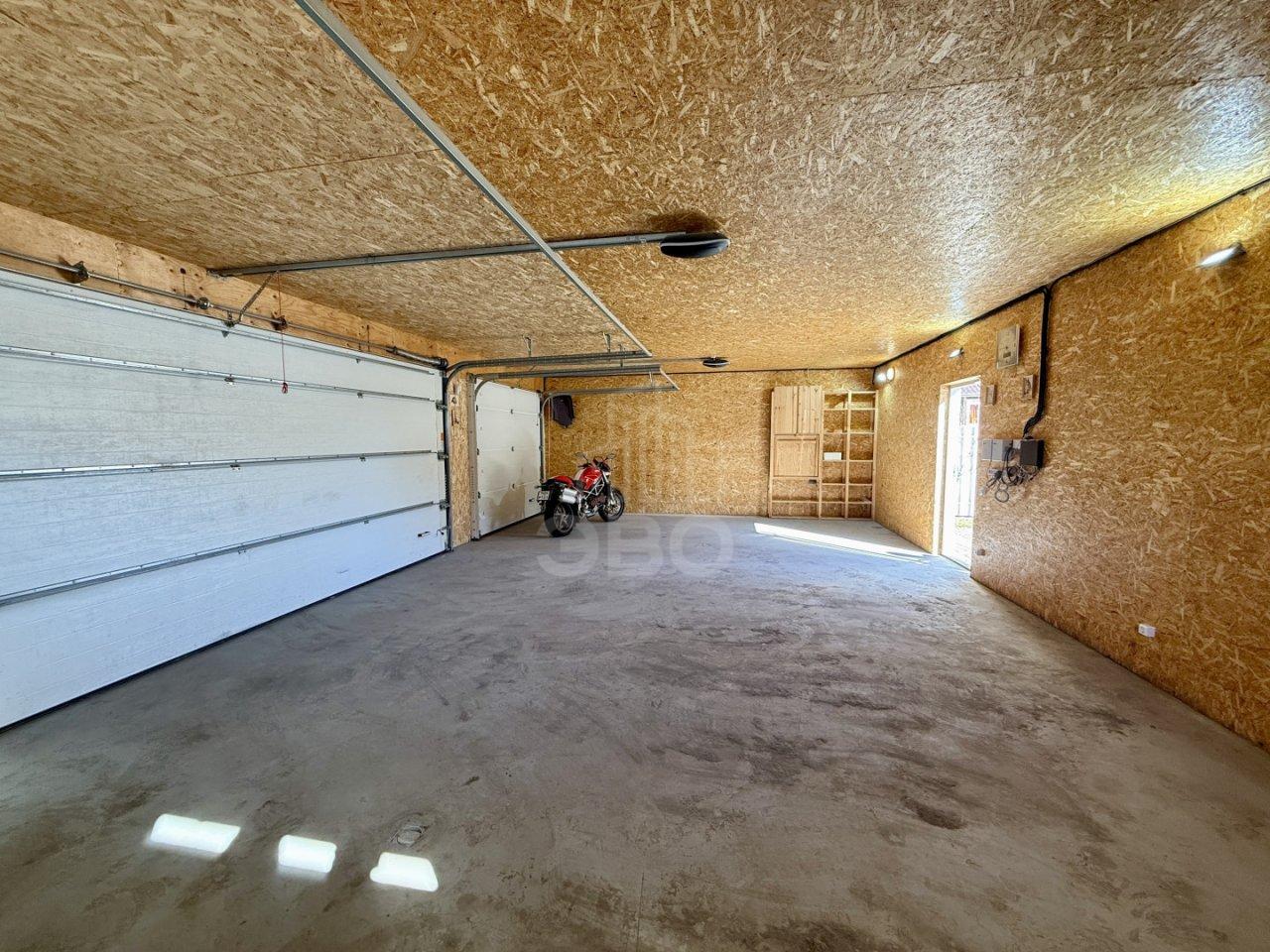 загородная недвижимость в Ленинградской области по адресу: Рябиновая ул., 17