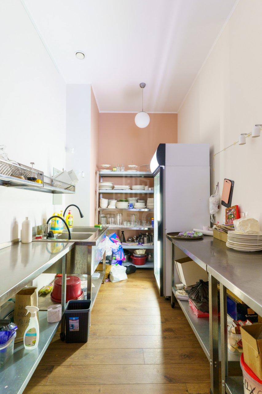 коммерция в Санкт-Петербурге по адресу: 2-я В.О. линия, 13/6