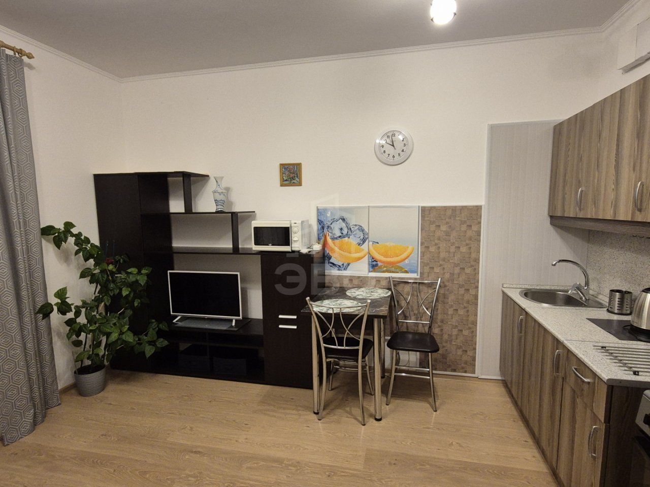 студия в Санкт-Петербурге по адресу: Комендантский проспект, 66, к 1