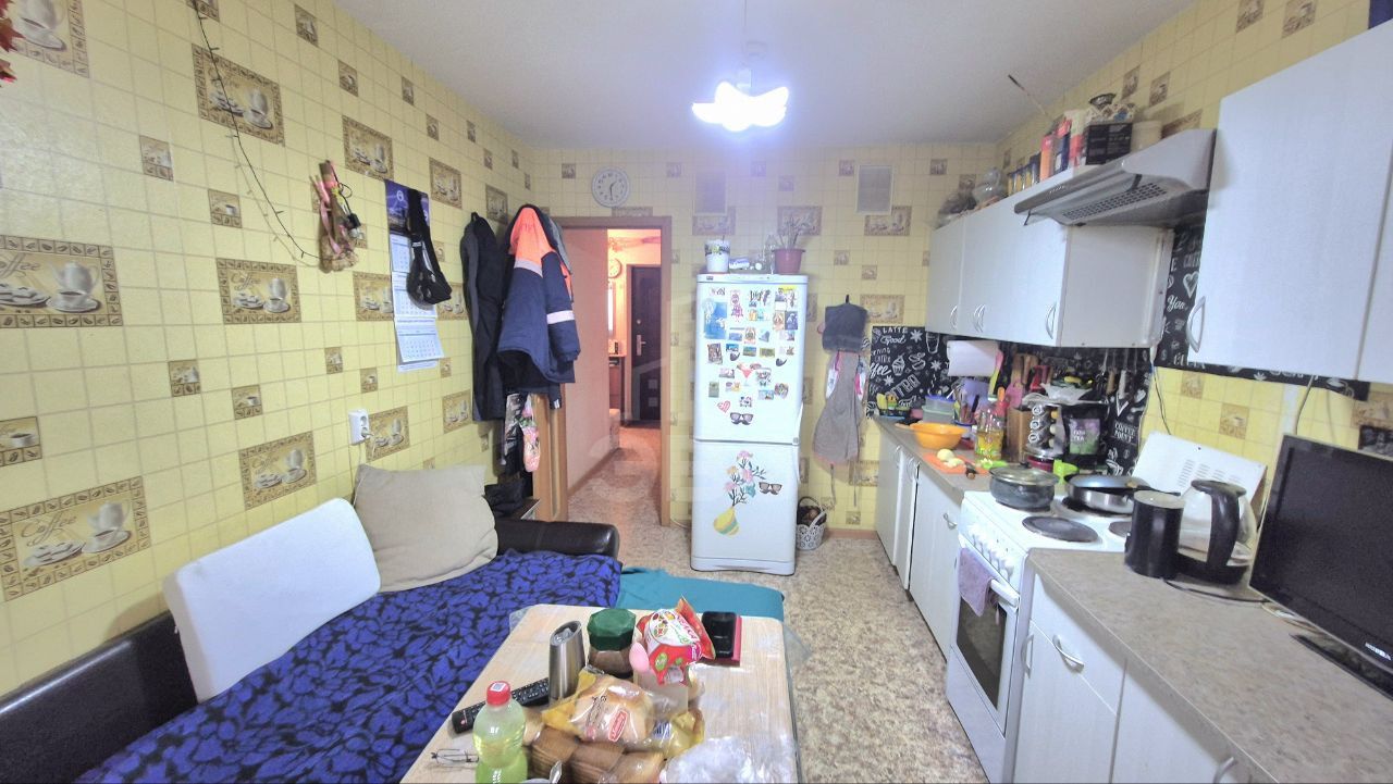 однокомнатная квартира в Санкт-Петербурге по адресу: Коммунаров ул., 190