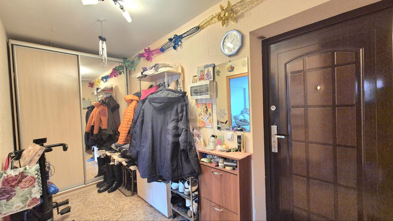 однокомнатная квартира в Санкт-Петербурге по адресу: Коммунаров ул., 190