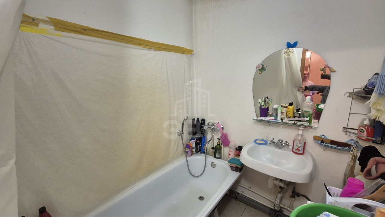 однокомнатная квартира в Санкт-Петербурге по адресу: Коммунаров ул., 190