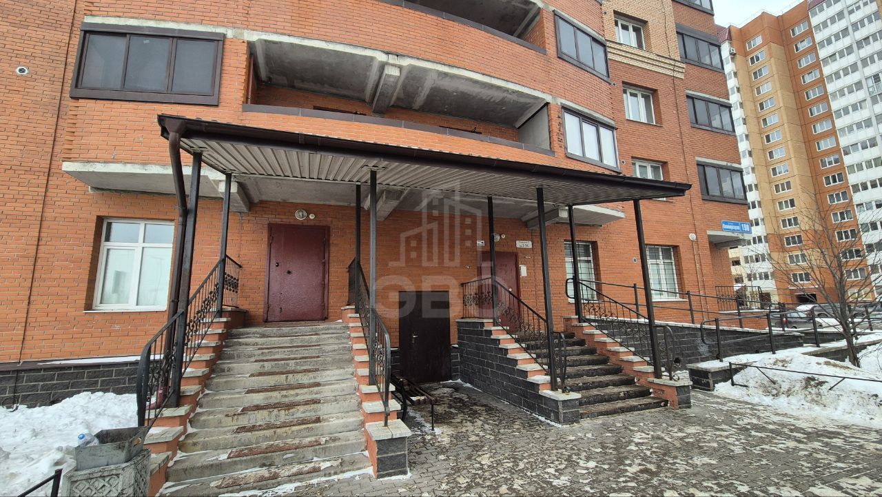 однокомнатная квартира в Санкт-Петербурге по адресу: Коммунаров ул., 190