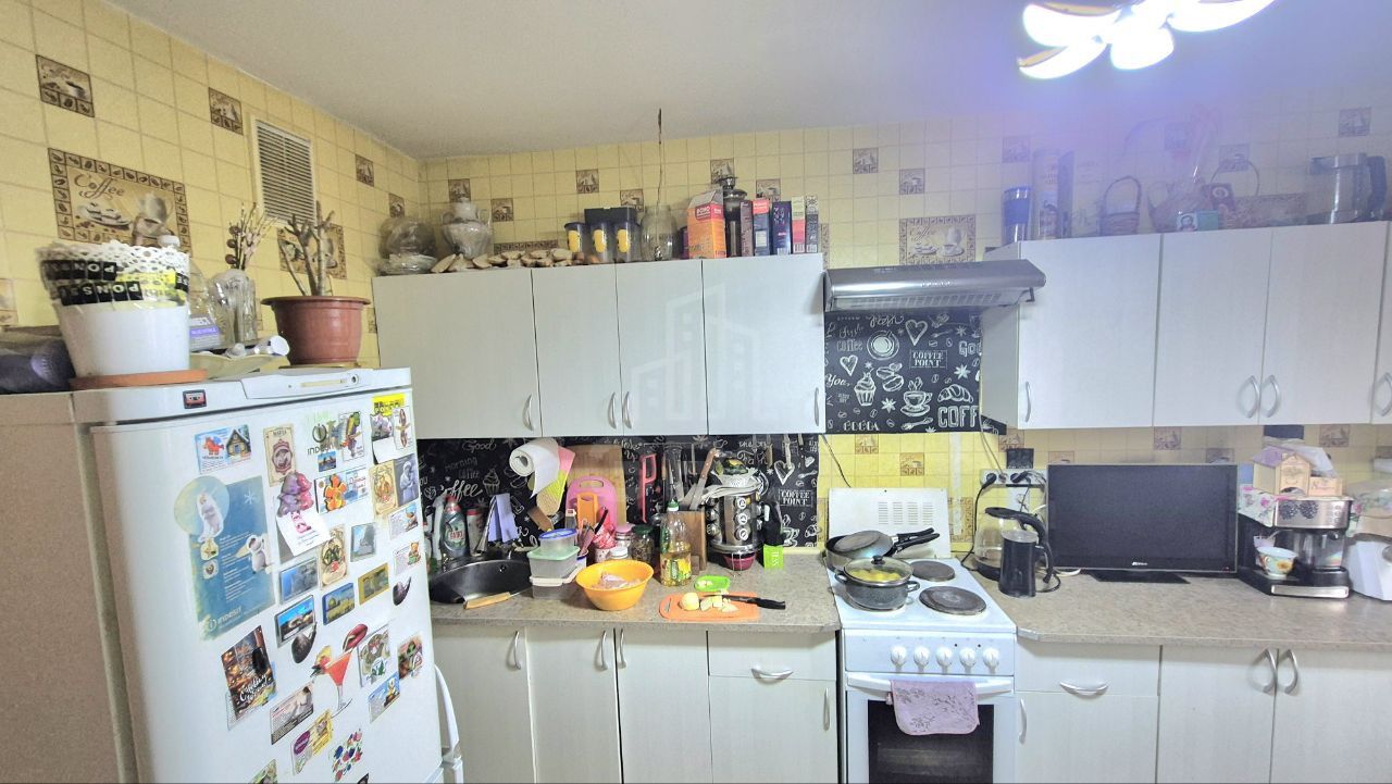 однокомнатная квартира в Санкт-Петербурге по адресу: Коммунаров ул., 190