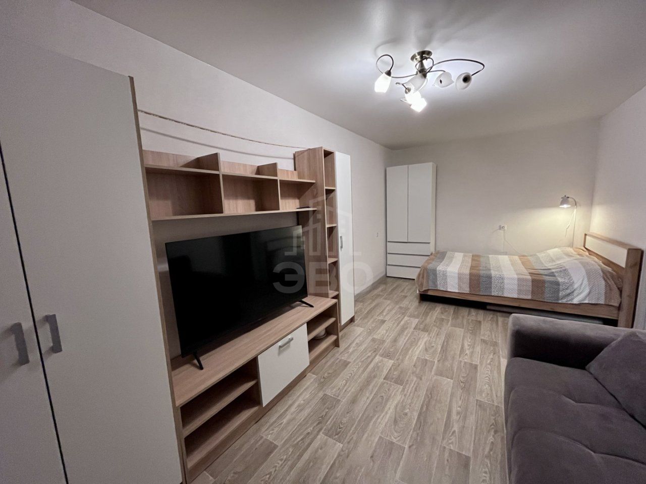 однокомнатная квартира в Санкт-Петербурге по адресу: Октябрьская наб., 80, к 5