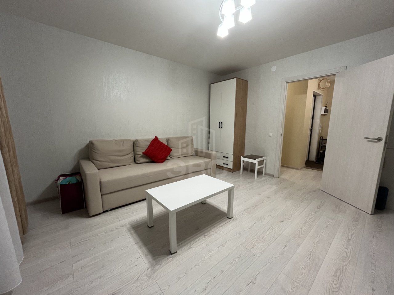 трехкомнатная квартира в Санкт-Петербурге по адресу: Ленинский проспект, 68