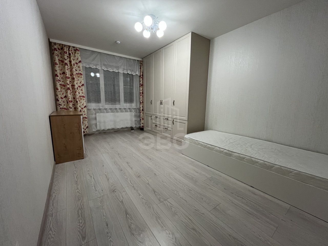 трехкомнатная квартира в Санкт-Петербурге по адресу: Ленинский проспект, 68