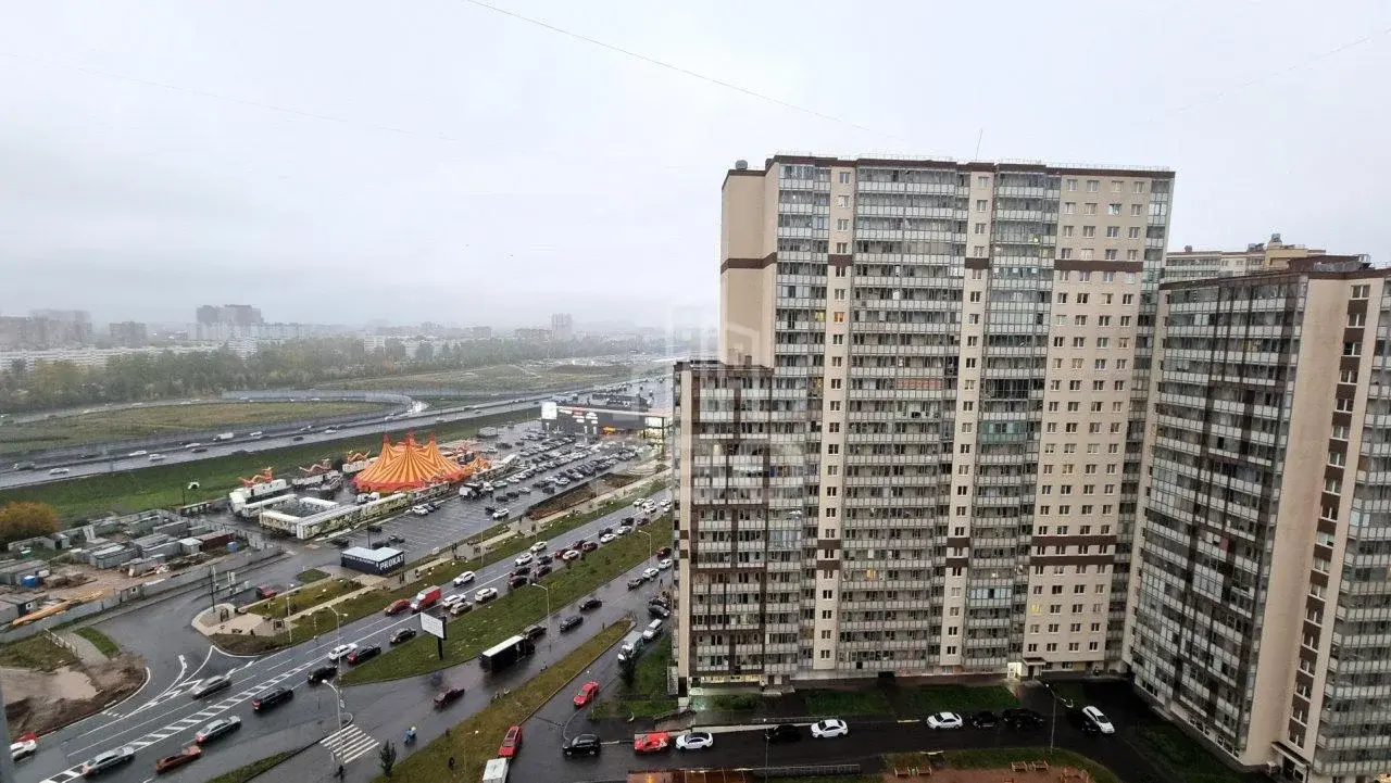 однокомнатная квартира в Санкт-Петербурге по адресу: Охтинская аллея, 10, к 1