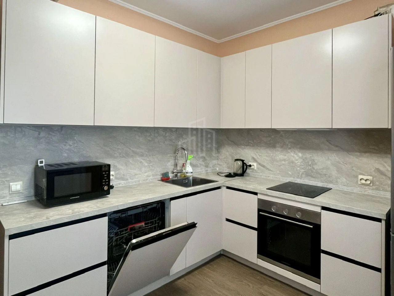 однокомнатная квартира в Санкт-Петербурге по адресу: Комендантский проспект, 64, к 1