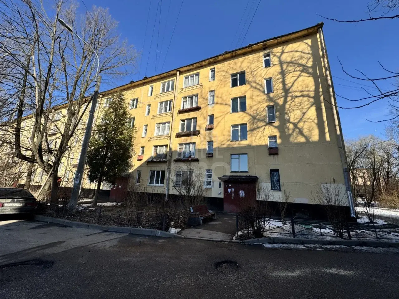 трехкомнатная квартира в Санкт-Петербурге по адресу: Танкиста Хрустицкого ул., 17