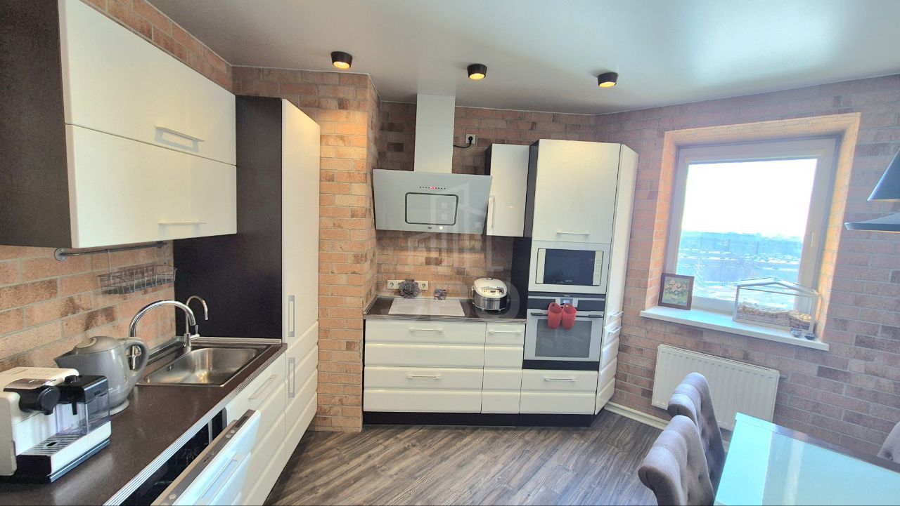 двухкомнатная квартира в Санкт-Петербурге по адресу: Кондратьевский проспект, 62, к 7