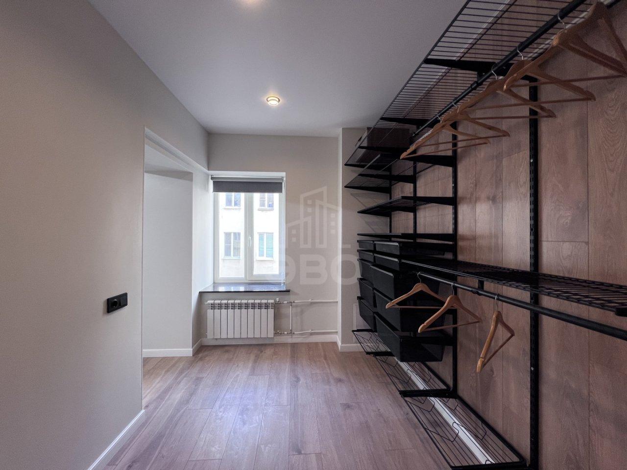 трехкомнатная квартира в Санкт-Петербурге по адресу: Марата ул., 62