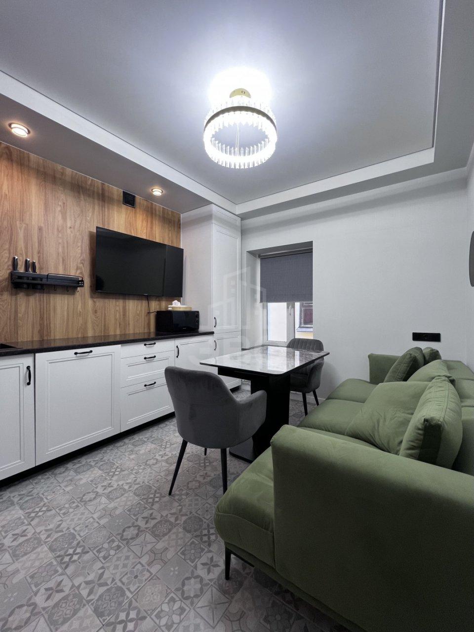 трехкомнатная квартира в Санкт-Петербурге по адресу: Марата ул., 62