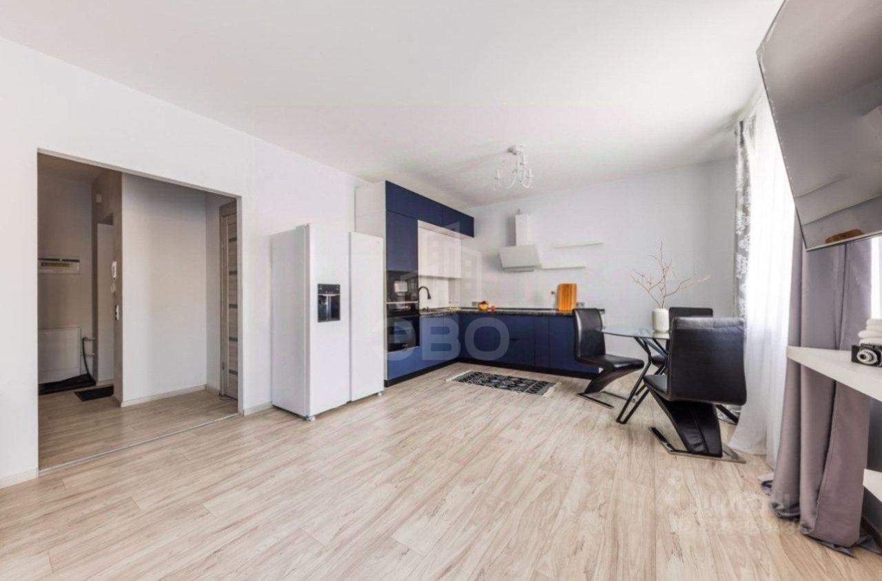 трехкомнатная квартира в Санкт-Петербурге по адресу: Днепропетровская ул., 37