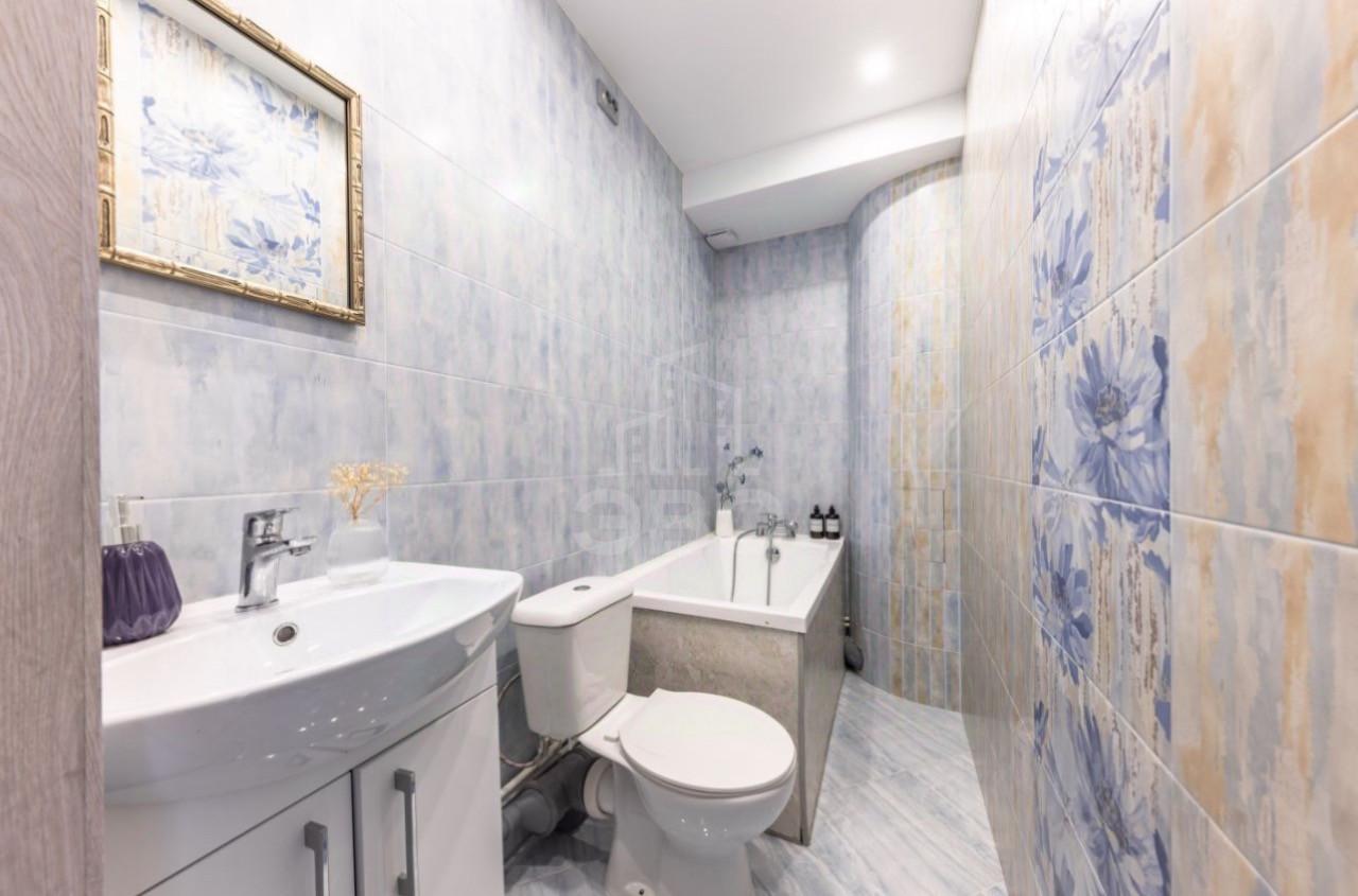 трехкомнатная квартира в Санкт-Петербурге по адресу: Днепропетровская ул., 37