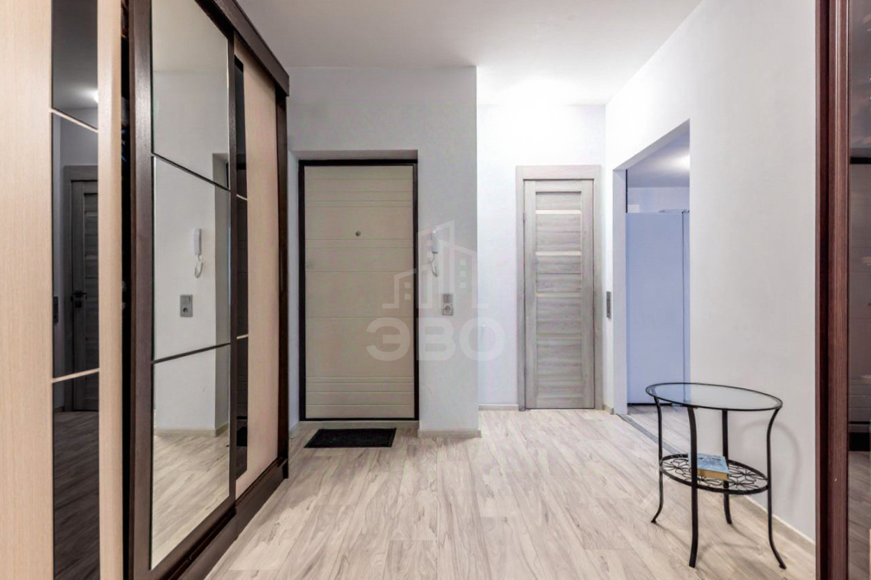 трехкомнатная квартира в Санкт-Петербурге по адресу: Днепропетровская ул., 37