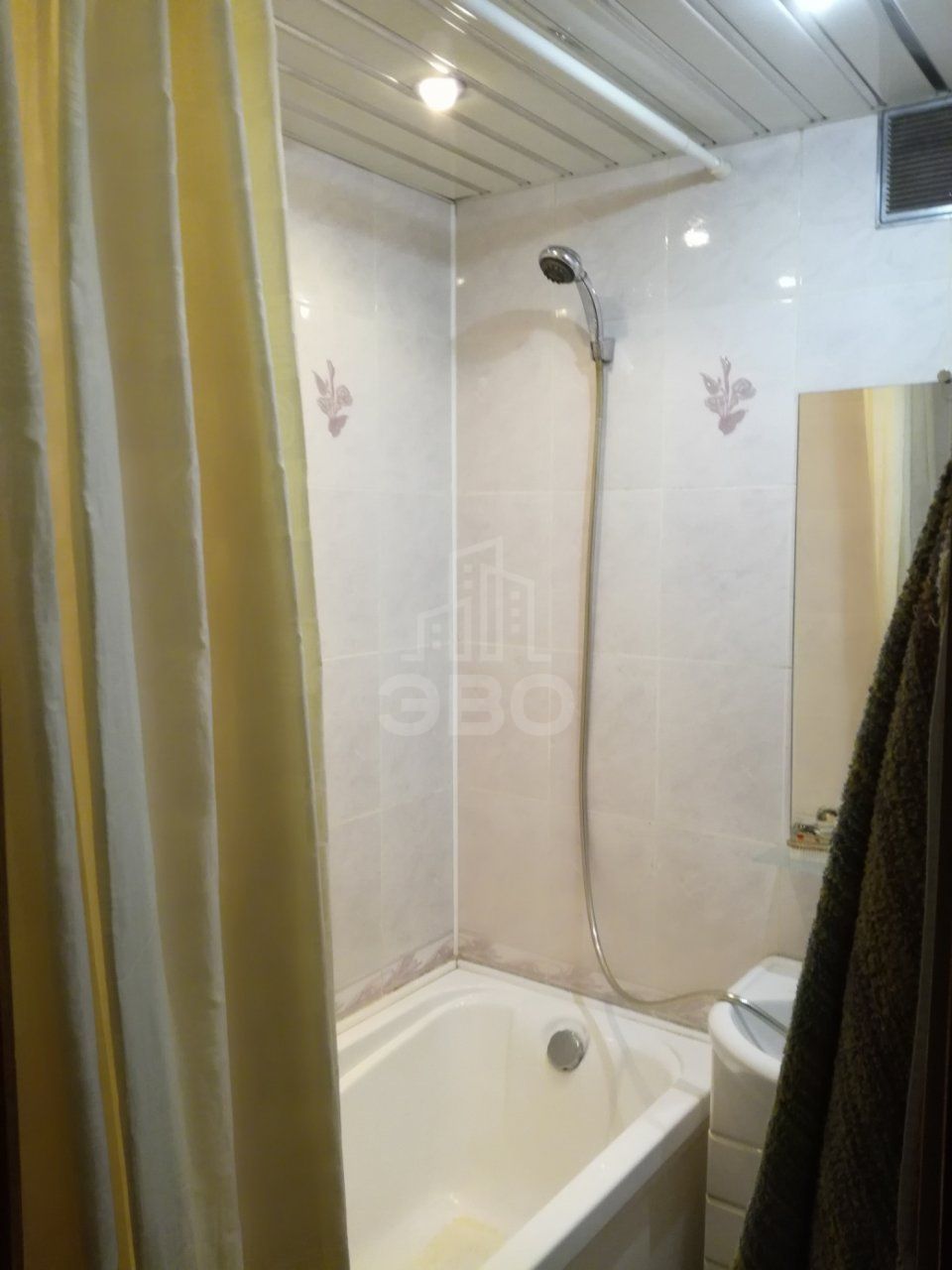 двухкомнатная квартира в Санкт-Петербурге по адресу: Крыленко ул., 11