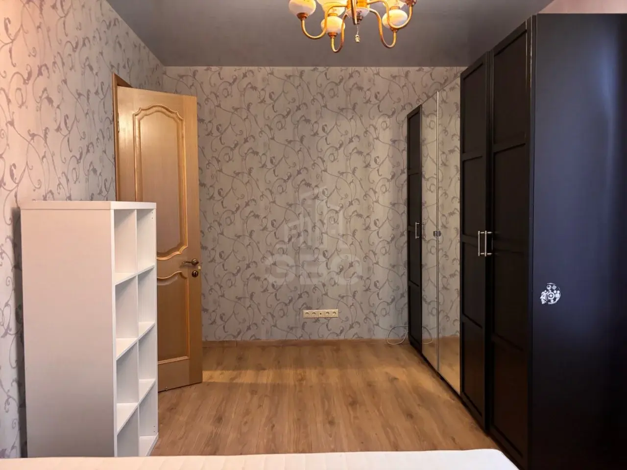 трехкомнатная квартира в Санкт-Петербурге по адресу: Чёрной речки наб., 8