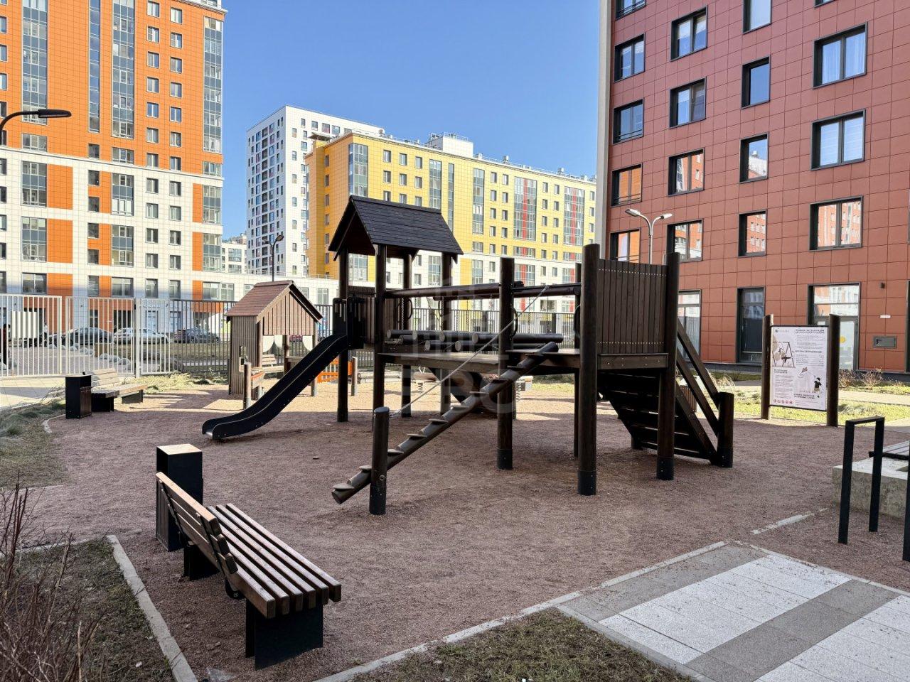 однокомнатная квартира в Санкт-Петербурге по адресу: Измайловский б-р., 9, строение 1