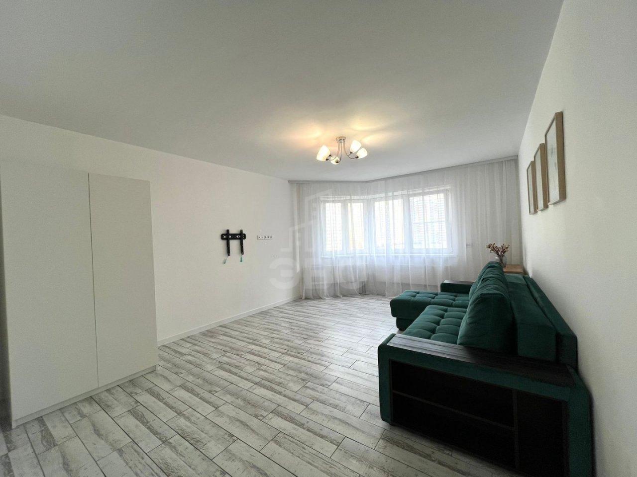 однокомнатная квартира в Санкт-Петербурге по адресу: Глухарская ул., 27, к 1, строение 1