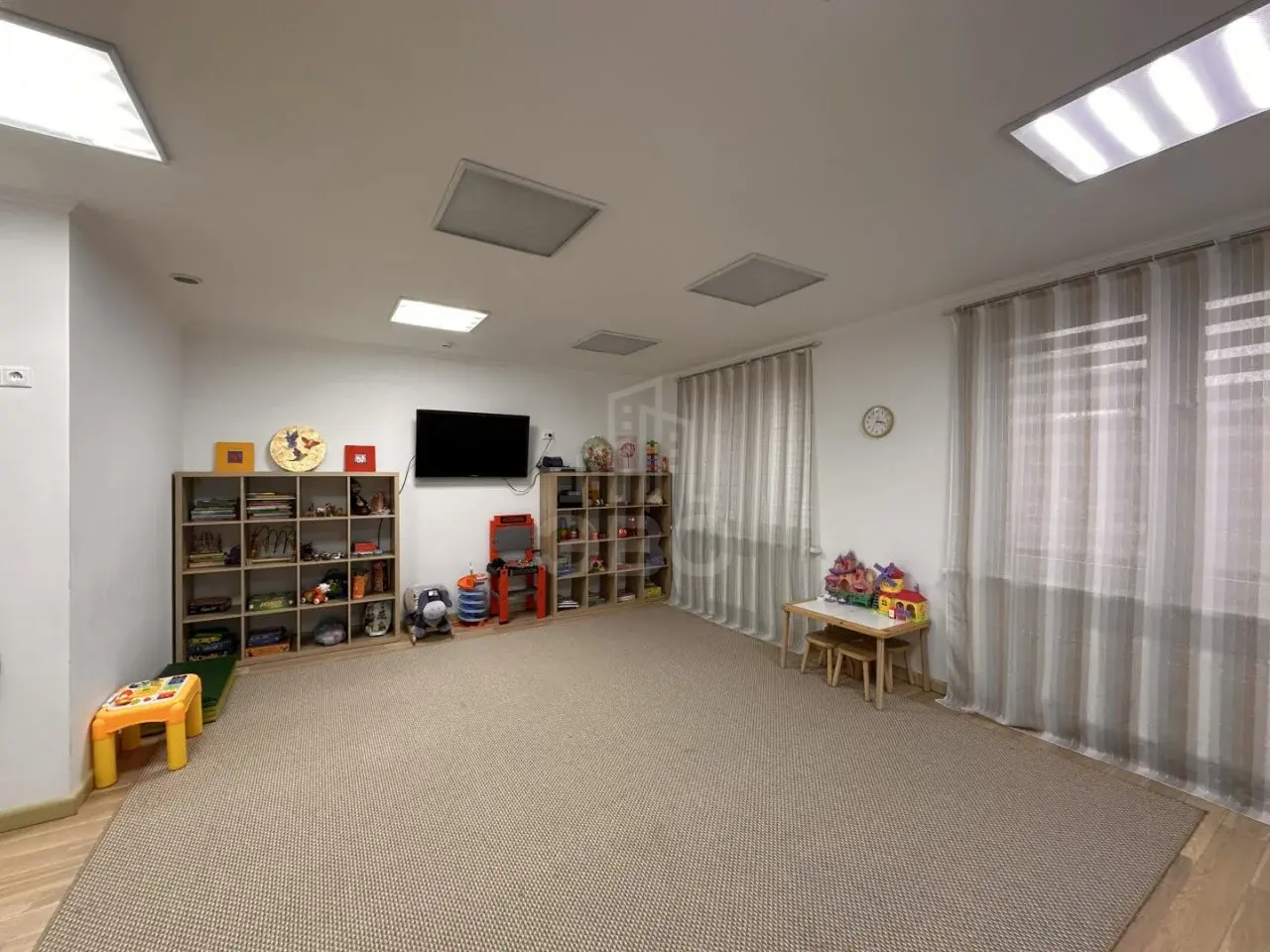 коммерция в Санкт-Петербурге по адресу: Смоленская ул., 11, к 2