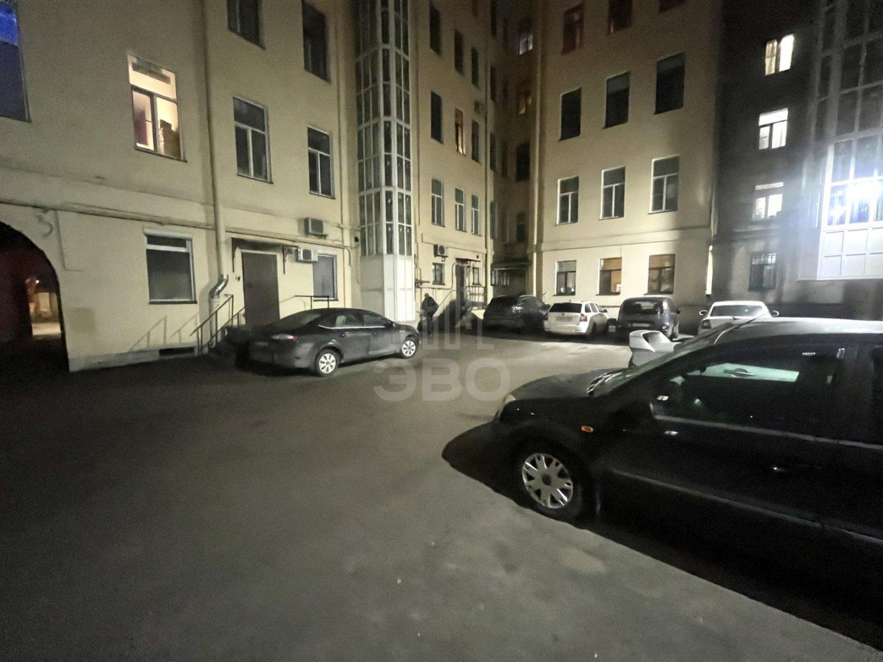 трехкомнатная квартира в Санкт-Петербурге по адресу: Рижский проспект, 50, литера б