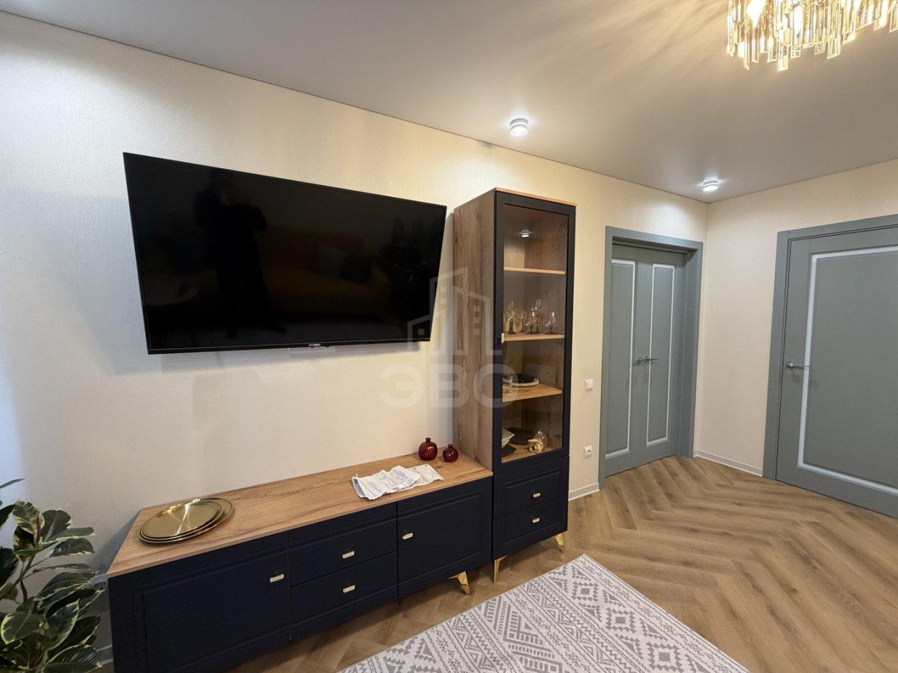 трехкомнатная квартира в Санкт-Петербурге по адресу: Большевиков проспект, 39, к 1, литера Ы