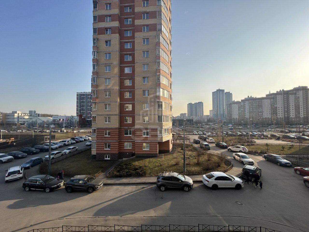 однокомнатная квартира в Санкт-Петербурге по адресу: Оптиков ул., 35, к 1