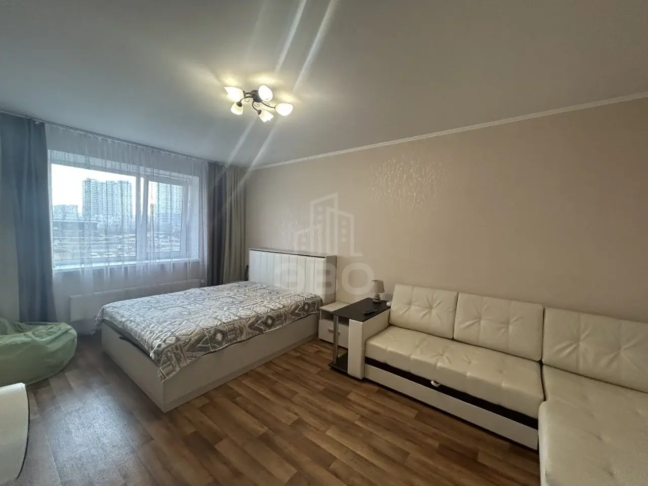 однокомнатная квартира в Санкт-Петербурге по адресу: Оптиков ул., 35, к 1
