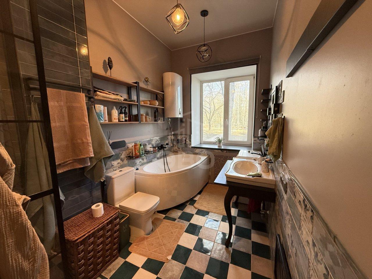 трехкомнатная квартира в Ленинградской области по адресу: Красноармейский проспект, 15