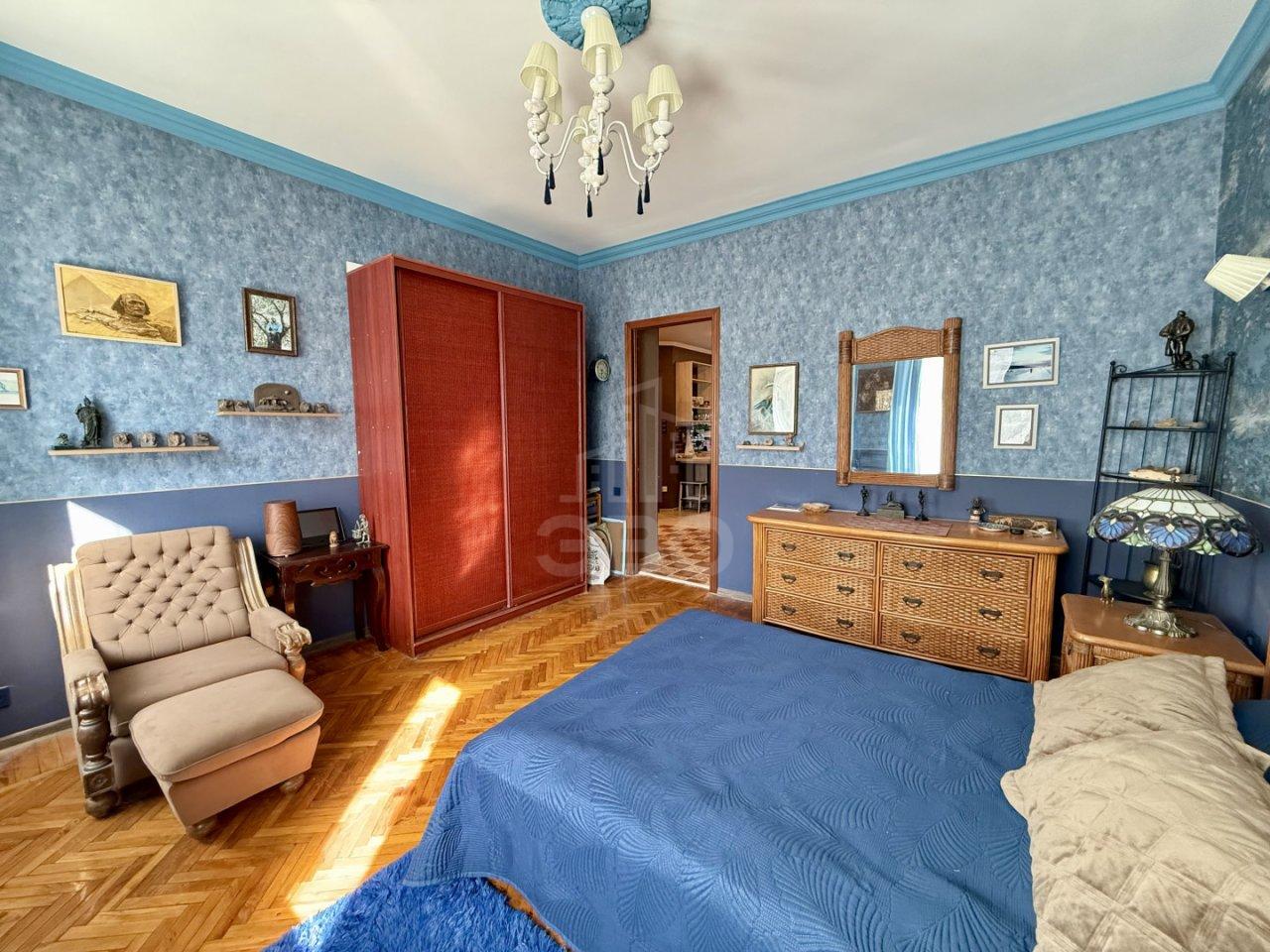 трехкомнатная квартира в Ленинградской области по адресу: Красноармейский проспект, 15