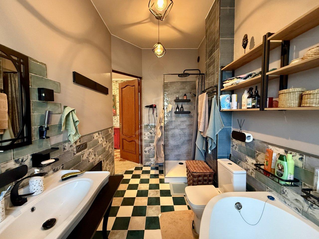 трехкомнатная квартира в Ленинградской области по адресу: Красноармейский проспект, 15